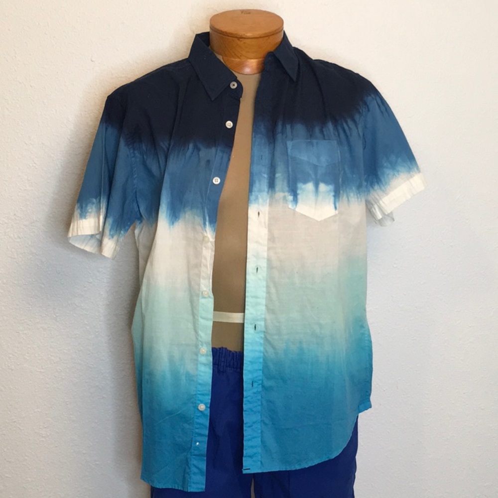 Aeropostale Blue Ombré Casual Button Up